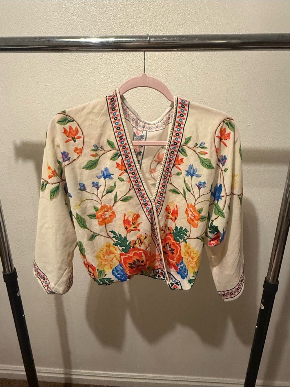 Embroidered Floral Cropped Jacket - Cream